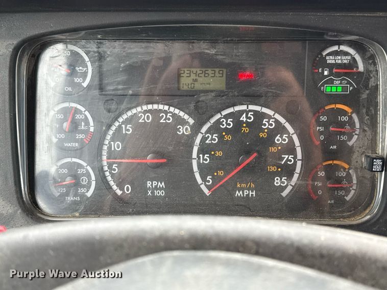 image for item DY8074 2015 Freightliner 108SD dump truck