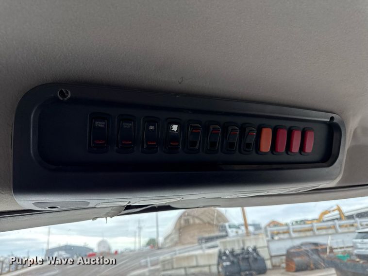 image for item DY8074 2015 Freightliner 108SD dump truck