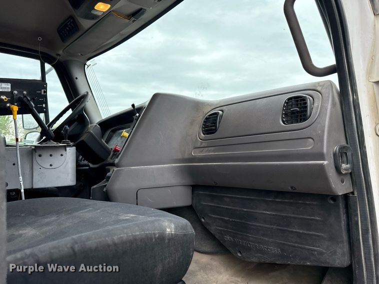 image for item DY8074 2015 Freightliner 108SD dump truck