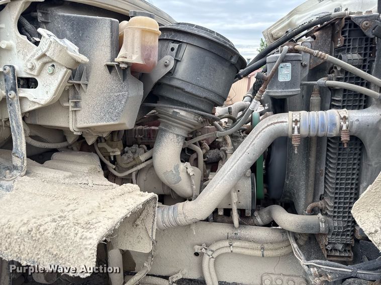 image for item DY8074 2015 Freightliner 108SD dump truck