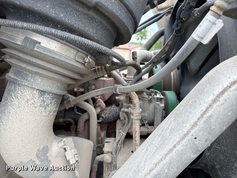 image for item DY8074 2015 Freightliner 108SD dump truck