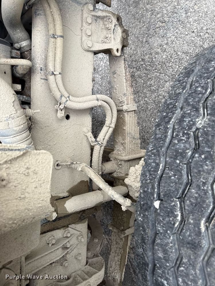 image for item DY8074 2015 Freightliner 108SD dump truck