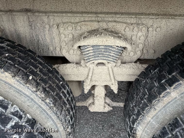 image for item DY8074 2015 Freightliner 108SD dump truck