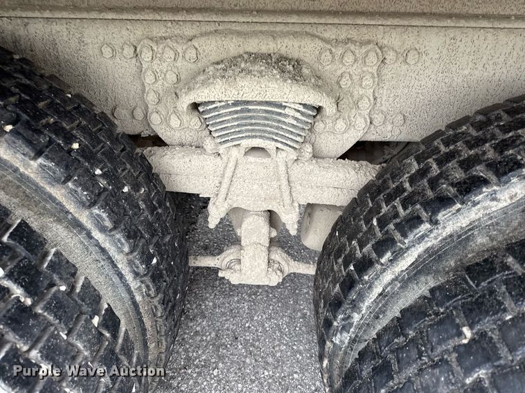 image for item DY8074 2015 Freightliner 108SD dump truck