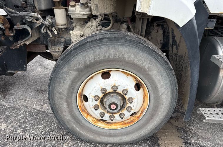 image for item DY8074 2015 Freightliner 108SD dump truck