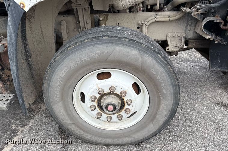 image for item DY8074 2015 Freightliner 108SD dump truck