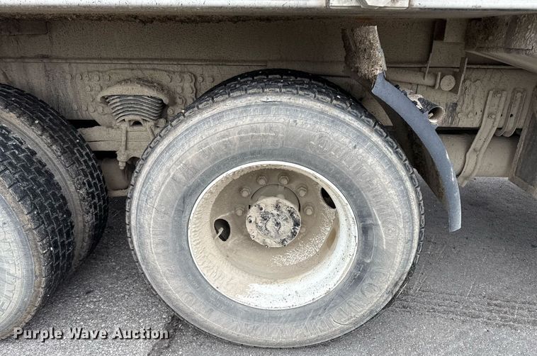 image for item DY8074 2015 Freightliner 108SD dump truck