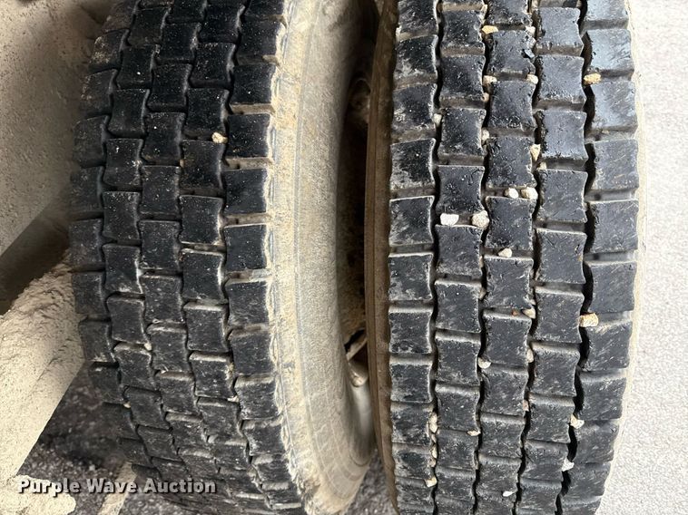 image for item DY8074 2015 Freightliner 108SD dump truck