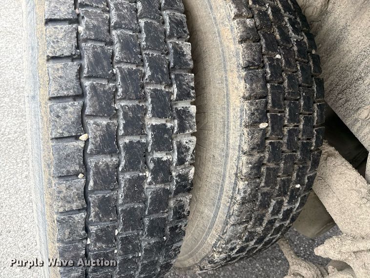 image for item DY8074 2015 Freightliner 108SD dump truck