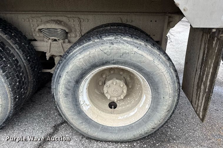 image for item DY8074 2015 Freightliner 108SD dump truck