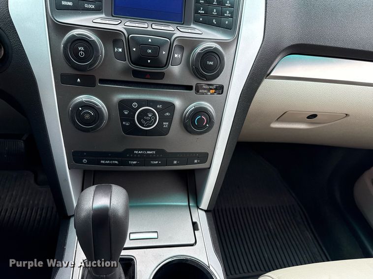 image for item DY8075 2014 Ford Explorer SUV