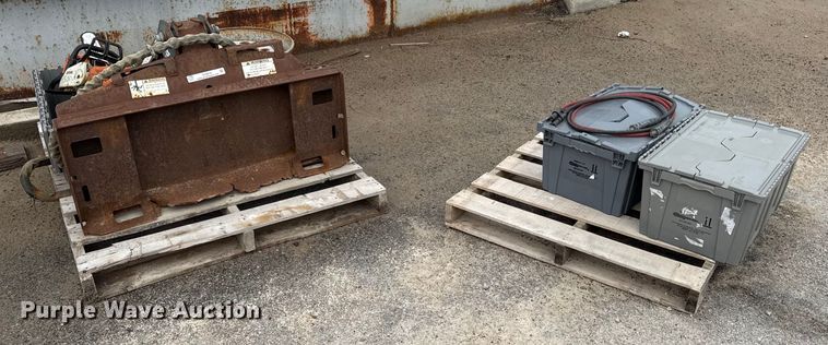 image for item DY8076 Bobcat 15C  skid steer auger