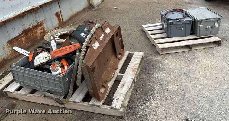 image for item DY8076 Bobcat 15C  skid steer auger