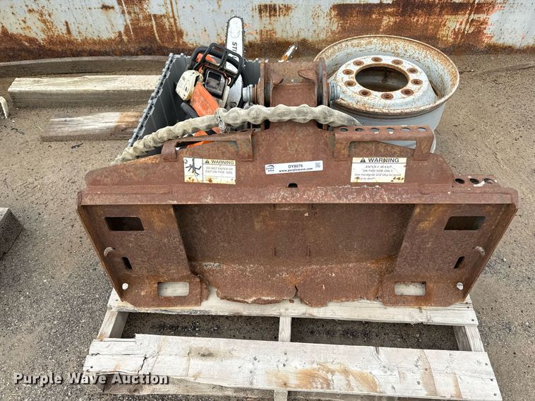 image for item DY8076 Bobcat 15C  skid steer auger