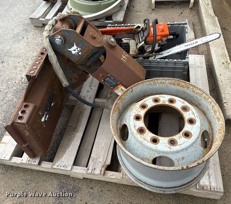 image for item DY8076 Bobcat 15C  skid steer auger