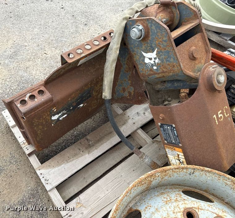 image for item DY8076 Bobcat 15C  skid steer auger