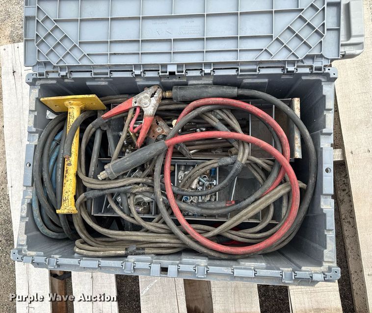 image for item DY8076 Bobcat 15C  skid steer auger