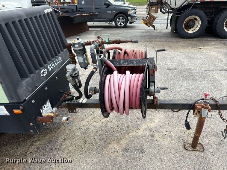 image for item DY8078 Sullair 185 air compressor