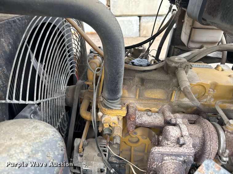 image for item DY8078 Sullair 185 air compressor