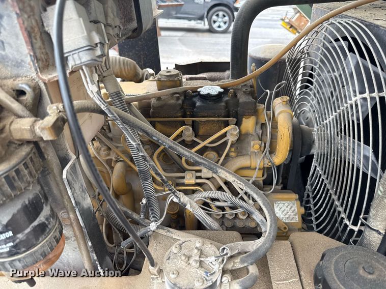 image for item DY8078 Sullair 185 air compressor