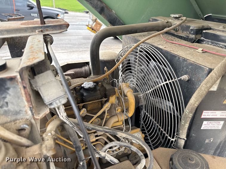 image for item DY8078 Sullair 185 air compressor