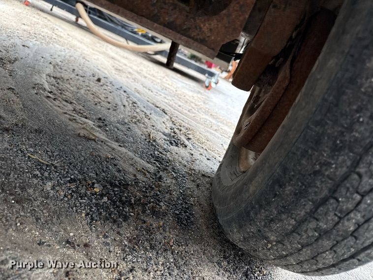 image for item DY8078 Sullair 185 air compressor