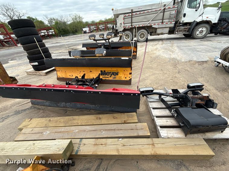 image for item DY8082 (2) snow plows