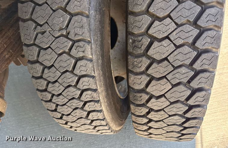 image for item DZ4008 2012 Ford F450 Super Duty dump flatbed truck