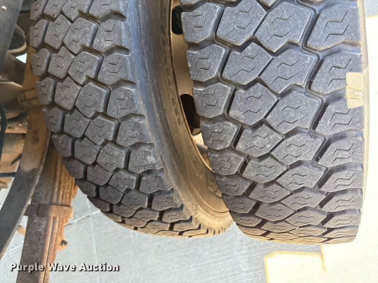 image for item DZ4008 2012 Ford F450 Super Duty dump flatbed truck