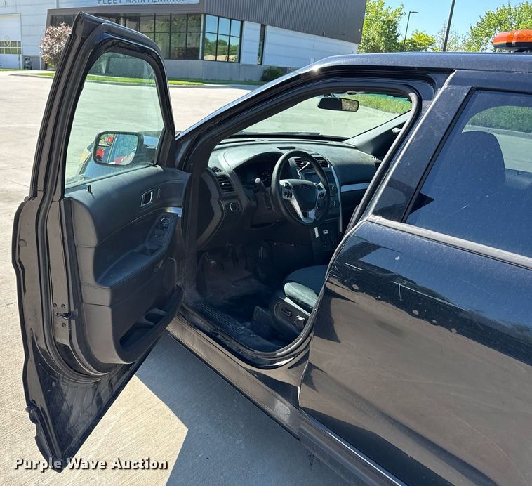 image for item DZ4010 2015 Ford Explorer Police SUV