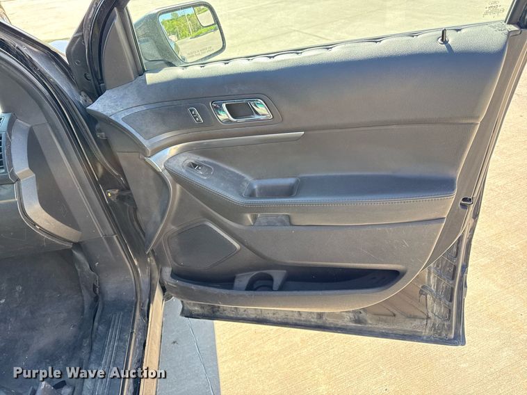 image for item DZ4010 2015 Ford Explorer Police SUV