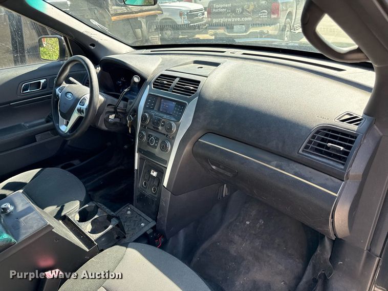 image for item DZ4010 2015 Ford Explorer Police SUV