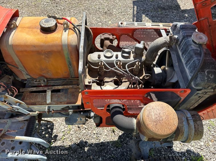 image for item DZ4012 Kubota B7100HST tractor