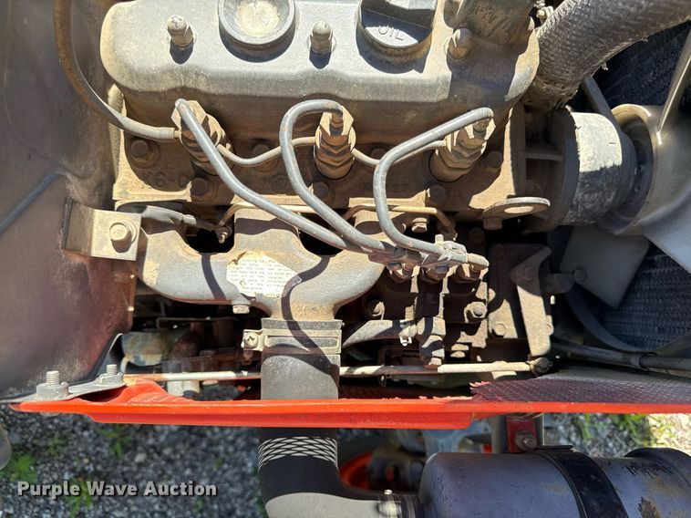 image for item DZ4012 Kubota B7100HST tractor