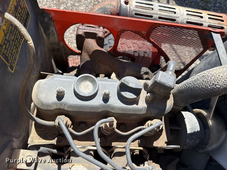 image for item DZ4012 Kubota B7100HST tractor