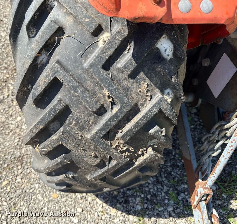 image for item DZ4012 Kubota B7100HST tractor