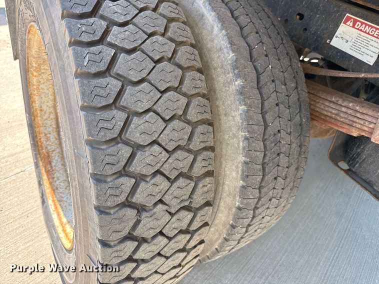 image for item DZ4013 2012 Ford F450 Super Duty Crew Cab dump flatbed truck