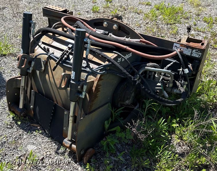 image for item DZ4014 2017 Bobcat 24 PLA skid steer cold planer