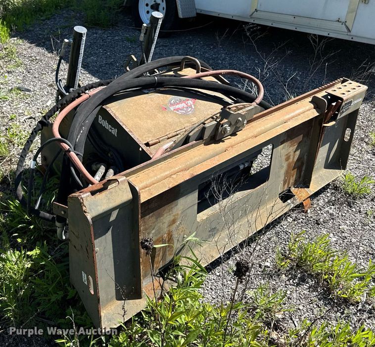 image for item DZ4014 2017 Bobcat 24 PLA skid steer cold planer