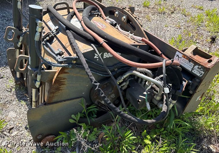 image for item DZ4014 2017 Bobcat 24 PLA skid steer cold planer