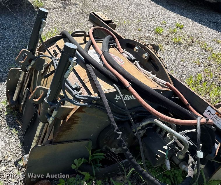 image for item DZ4014 2017 Bobcat 24 PLA skid steer cold planer