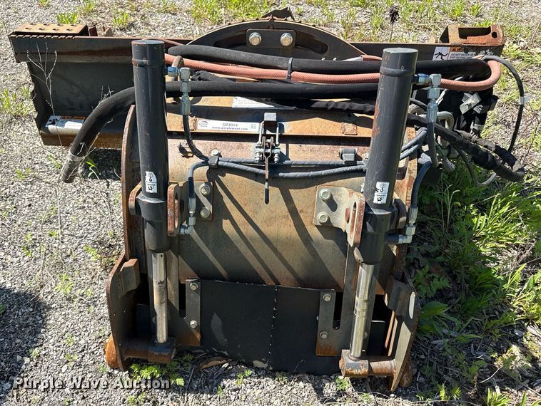 image for item DZ4014 2017 Bobcat 24 PLA skid steer cold planer