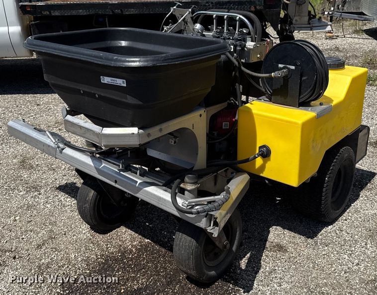 image for item DZ4015 LT Rich Z-Sprayer turf sprayer