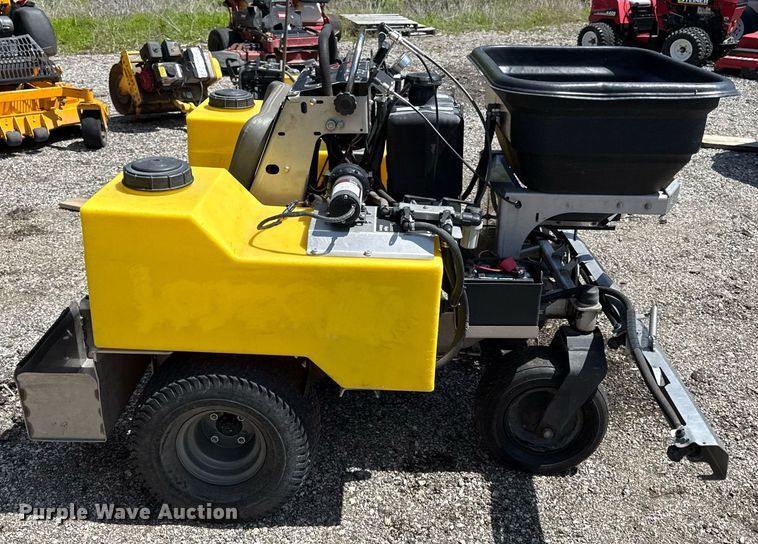 image for item DZ4015 LT Rich Z-Sprayer turf sprayer