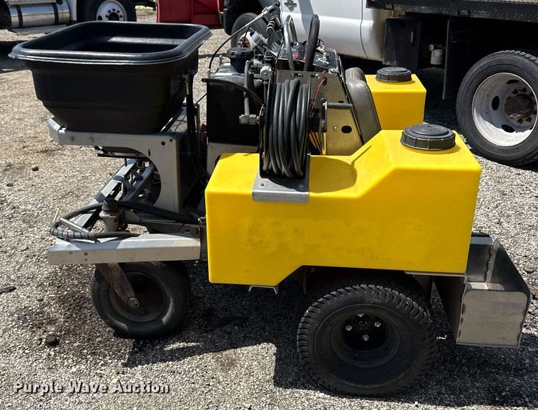 image for item DZ4015 LT Rich Z-Sprayer turf sprayer