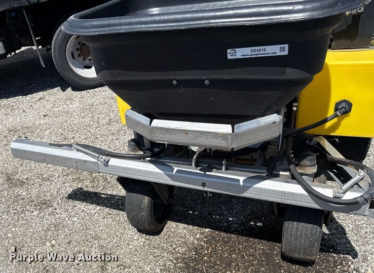 image for item DZ4015 LT Rich Z-Sprayer turf sprayer