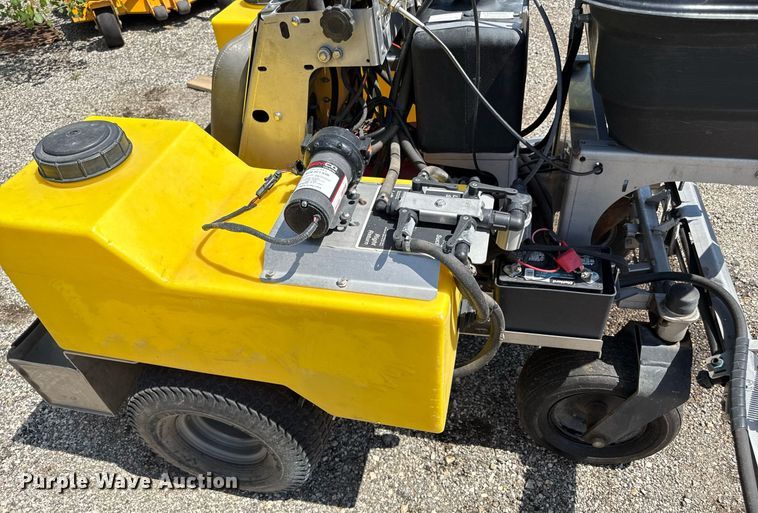 image for item DZ4015 LT Rich Z-Sprayer turf sprayer