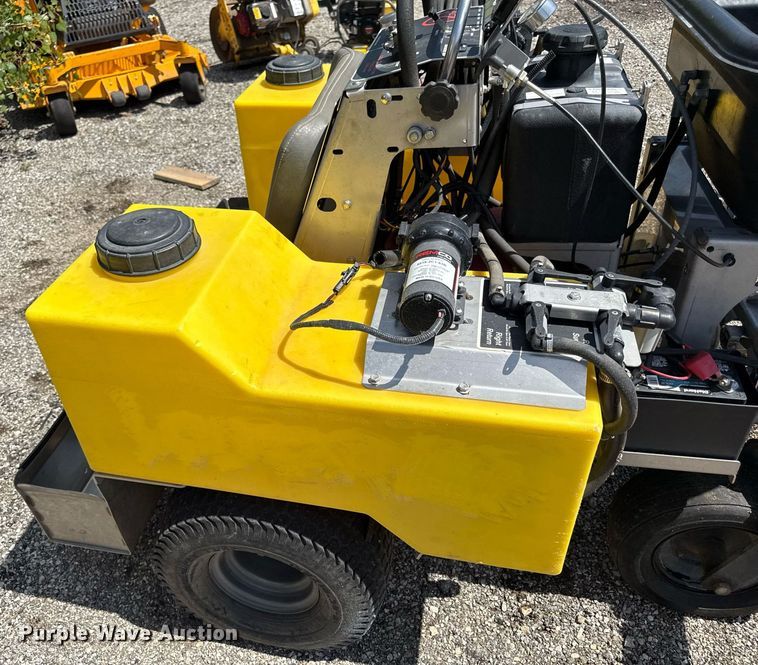 image for item DZ4015 LT Rich Z-Sprayer turf sprayer