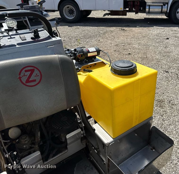 image for item DZ4015 LT Rich Z-Sprayer turf sprayer