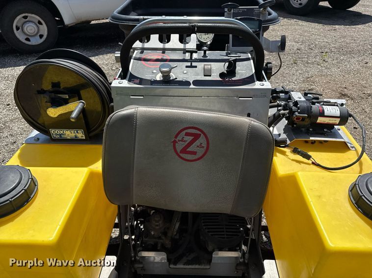 image for item DZ4015 LT Rich Z-Sprayer turf sprayer